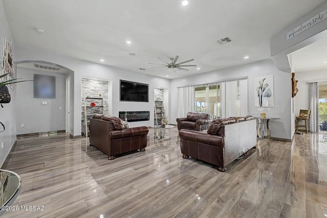 1504 N Plaza De Lirios, Tucson, AZ 85745