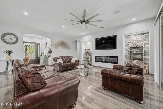 1504 N Plaza De Lirios, Tucson, AZ 85745