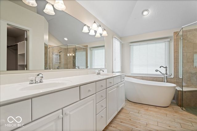 21168 Bayhill Court, Noblesville, IN 46062