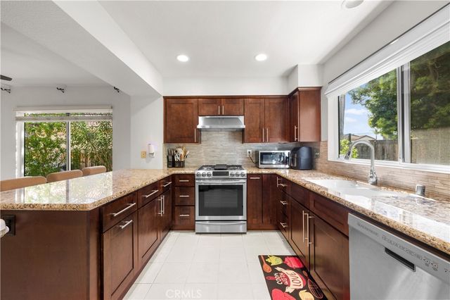 32025 Corte Cardin, Temecula, CA 92592