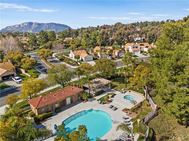 32025 Corte Cardin, Temecula, CA 92592