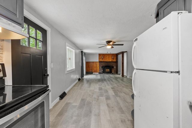 258 Allen St, Ashby, MA 01431