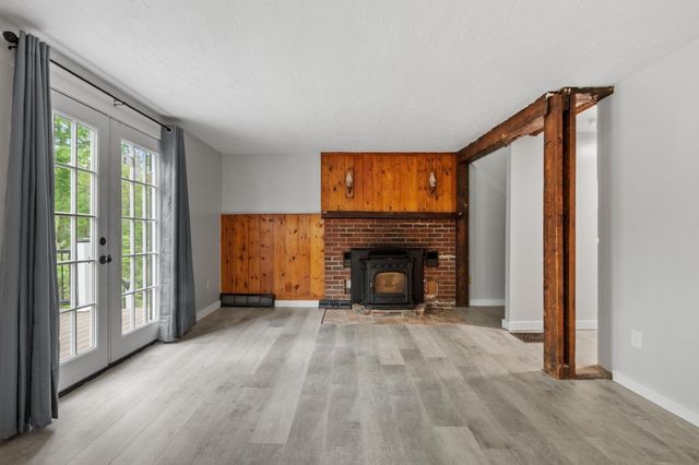 258 Allen St, Ashby, MA 01431