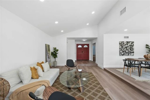 10446 White Oak, Granada Hills, CA 91344