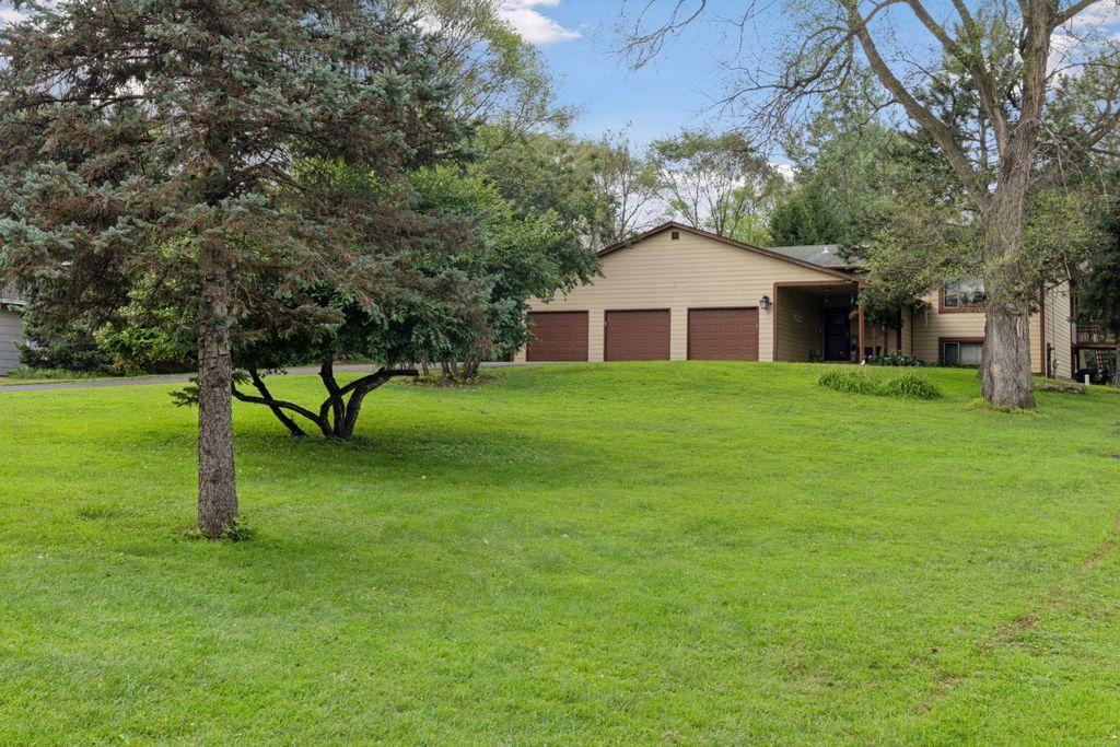 9217 W River Road, Brooklyn Park, MN 55444