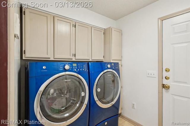 9472 Hill Road, Swartz Creek, MI 48473