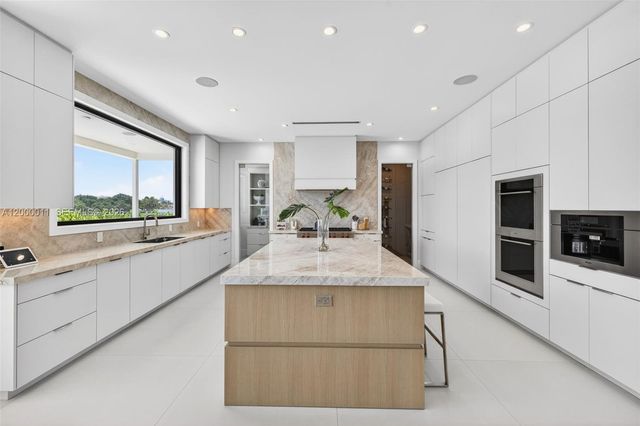 2010 Intracoastal Drive, Fort Lauderdale, FL 33305
