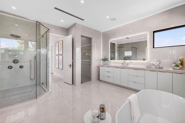 2010 Intracoastal Drive, Fort Lauderdale, FL 33305