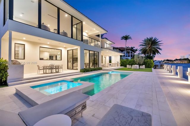 2010 Intracoastal Drive, Fort Lauderdale, FL 33305