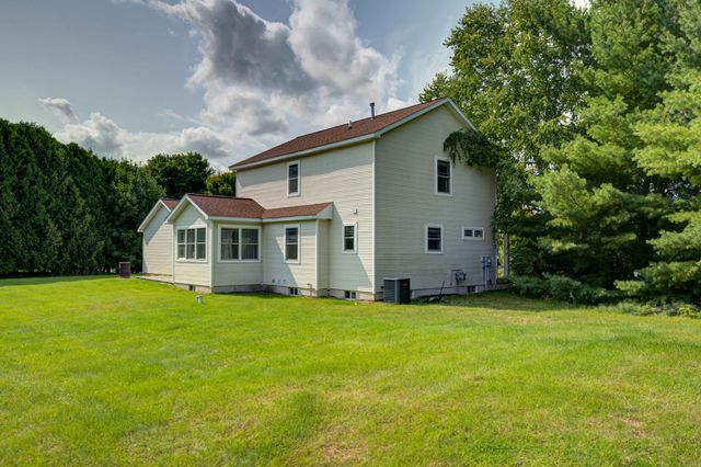 834 Shamrock Lane, East Bay Twp, MI 49696