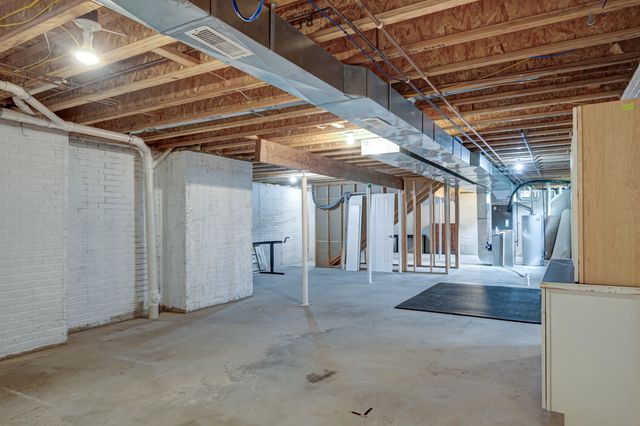 834 Shamrock Lane, East Bay Twp, MI 49696