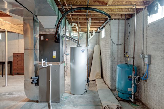 834 Shamrock Lane, East Bay Twp, MI 49696