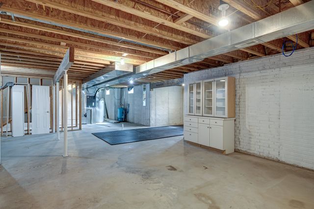 834 Shamrock Lane, East Bay Twp, MI 49696