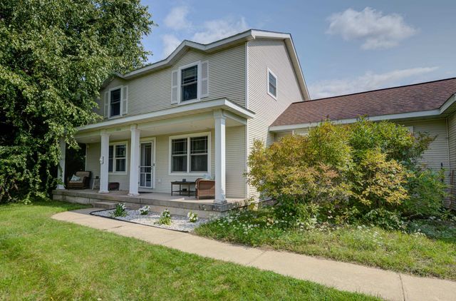 834 Shamrock Lane, East Bay Twp, MI 49696