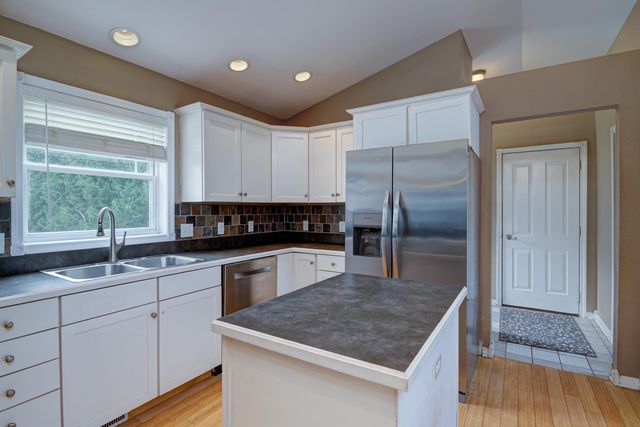 834 Shamrock Lane, East Bay Twp, MI 49696