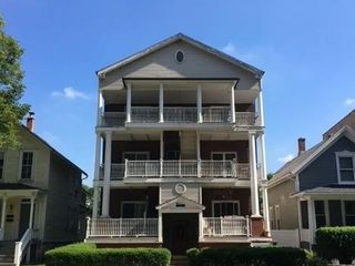 1120 Ontario Street 101, Oak Park, IL 60304