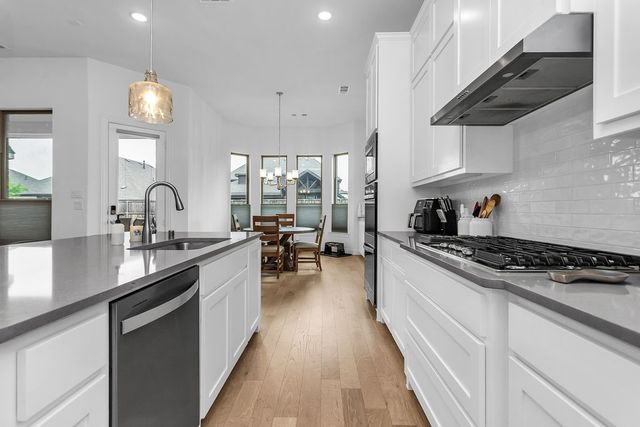 6940 Basket Flower Road, Flower Mound, TX 76226
