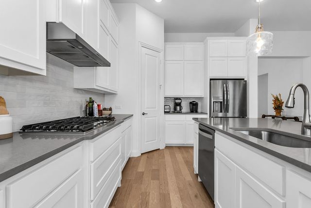 6940 Basket Flower Road, Flower Mound, TX 76226