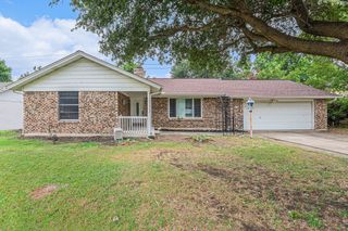 9005 Glenn Drive, White Settlement, TX 76108