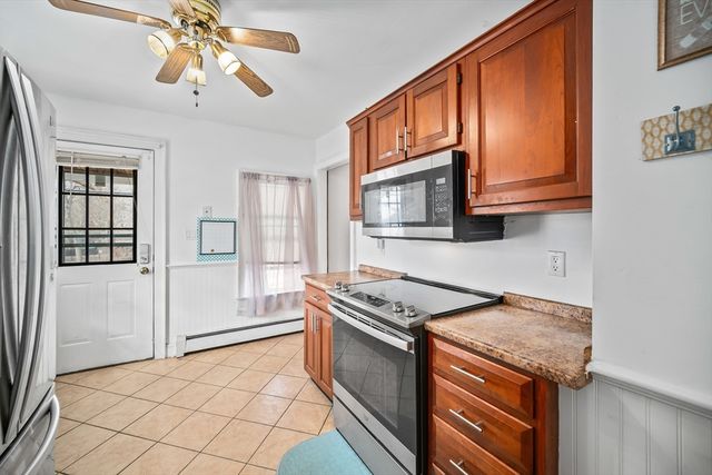 35 Sylvester St, Brockton, MA 02302