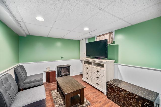 35 Sylvester St, Brockton, MA 02302