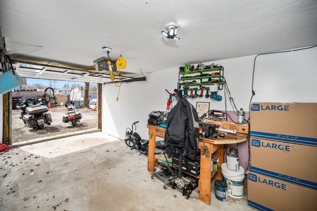 35 Sylvester St, Brockton, MA 02302