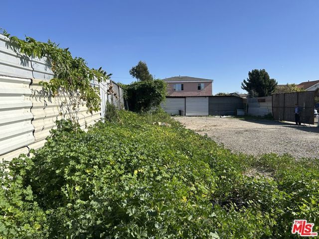 1403 E 42nd Street, Los Angeles, CA 90011