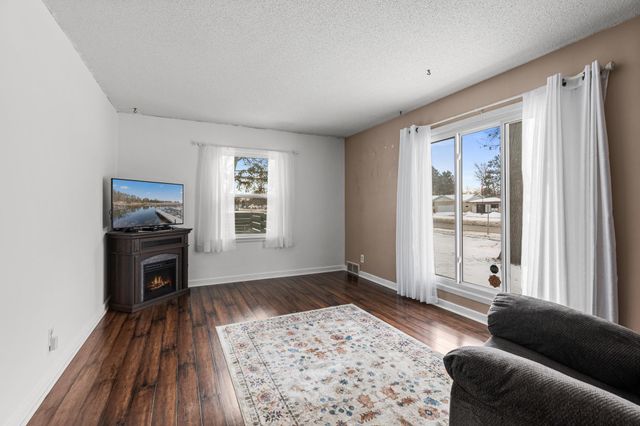 1649 S 6th Street, Brainerd, MN 56401