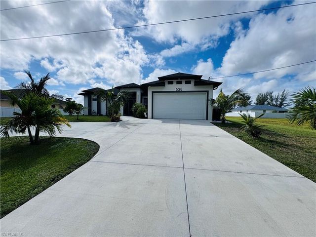 528 Jacaranda PKWY E, Cape Coral, FL 33909