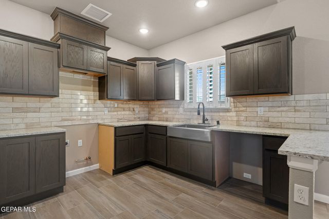 2501 TONY HARPER Street, El Paso, TX 79938