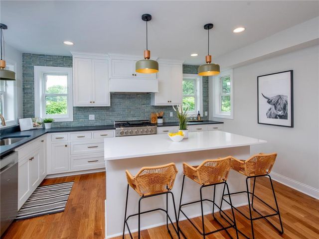 1368 Eleanor Avenue, Saint Paul, MN 55116