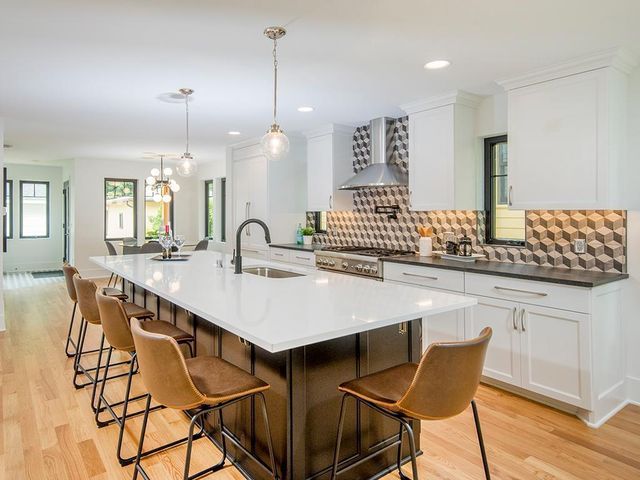 1368 Eleanor Avenue, Saint Paul, MN 55116