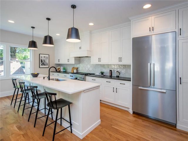 1368 Eleanor Avenue, Saint Paul, MN 55116