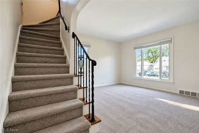 5707 Ridgewood Avenue, Parma, OH 44129