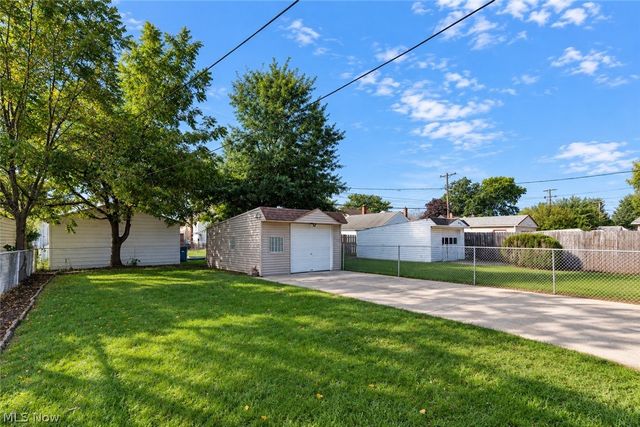 5707 Ridgewood Avenue, Parma, OH 44129
