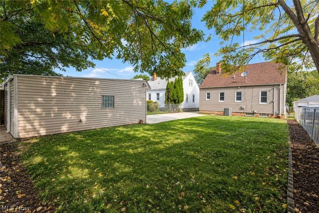5707 Ridgewood Avenue, Parma, OH 44129