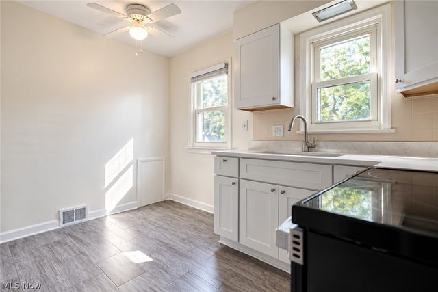 5707 Ridgewood Avenue, Parma, OH 44129