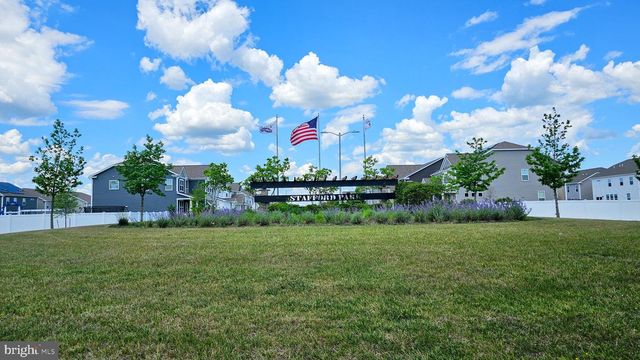106 ASHBURN AVE, Manahawkin, NJ 08050