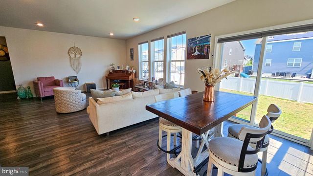 106 ASHBURN AVE, Manahawkin, NJ 08050
