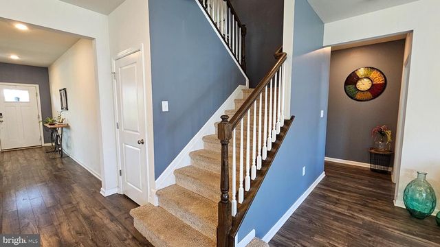 106 ASHBURN AVE, Manahawkin, NJ 08050