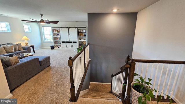 106 ASHBURN AVE, Manahawkin, NJ 08050