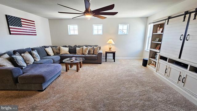 106 ASHBURN AVE, Manahawkin, NJ 08050