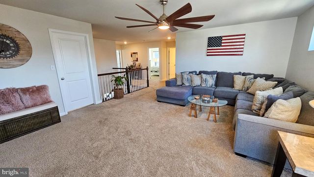 106 ASHBURN AVE, Manahawkin, NJ 08050