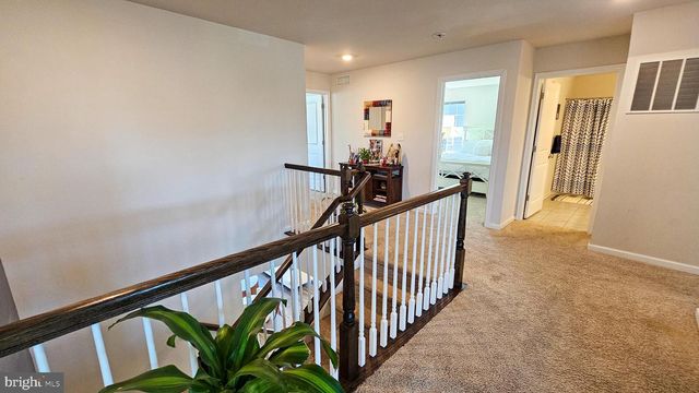 106 ASHBURN AVE, Manahawkin, NJ 08050
