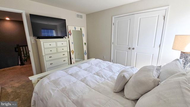 106 ASHBURN AVE, Manahawkin, NJ 08050