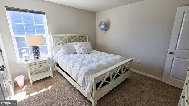 106 ASHBURN AVE, Manahawkin, NJ 08050