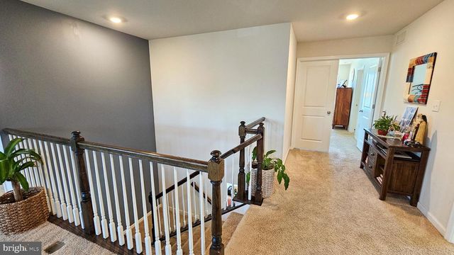 106 ASHBURN AVE, Manahawkin, NJ 08050