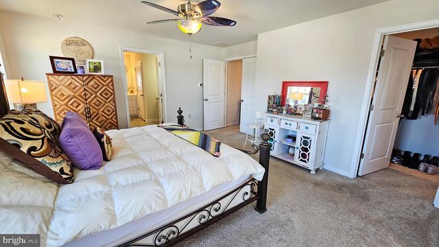 106 ASHBURN AVE, Manahawkin, NJ 08050