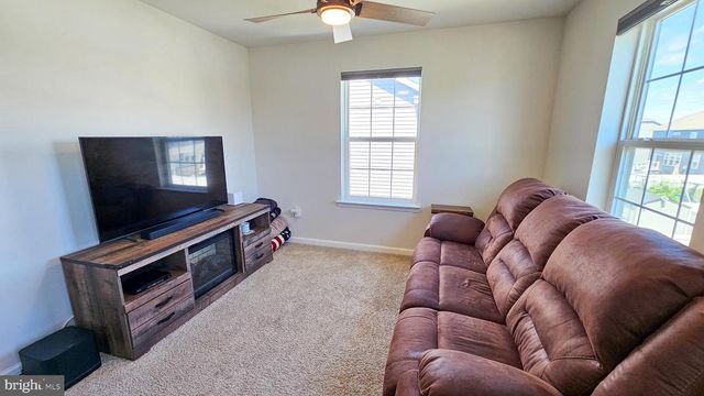 106 ASHBURN AVE, Manahawkin, NJ 08050