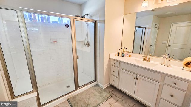 106 ASHBURN AVE, Manahawkin, NJ 08050